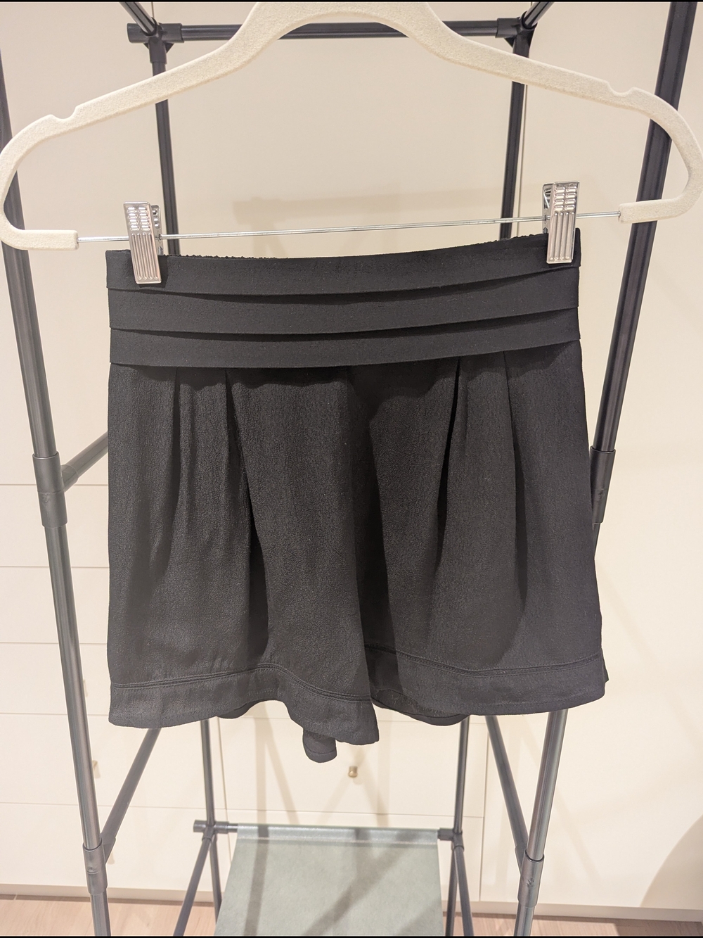 Kimchi Blue Black Pleated Waistband Shorts